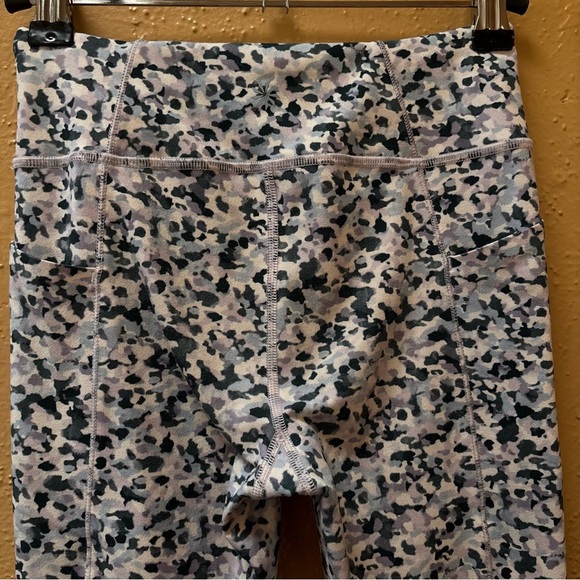 Athleta Kids Monochrome Patterned Leggings - Picture 6 of 6